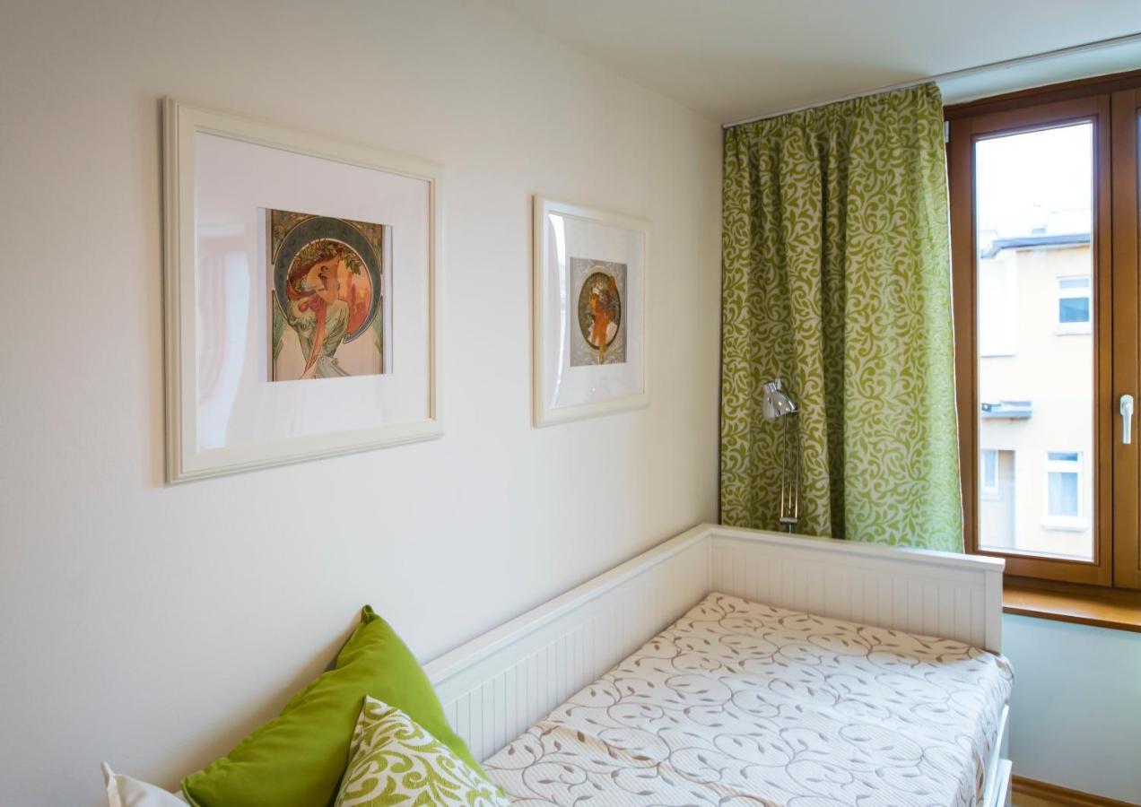 Modern Apartment Charvatova Prague Exterior photo