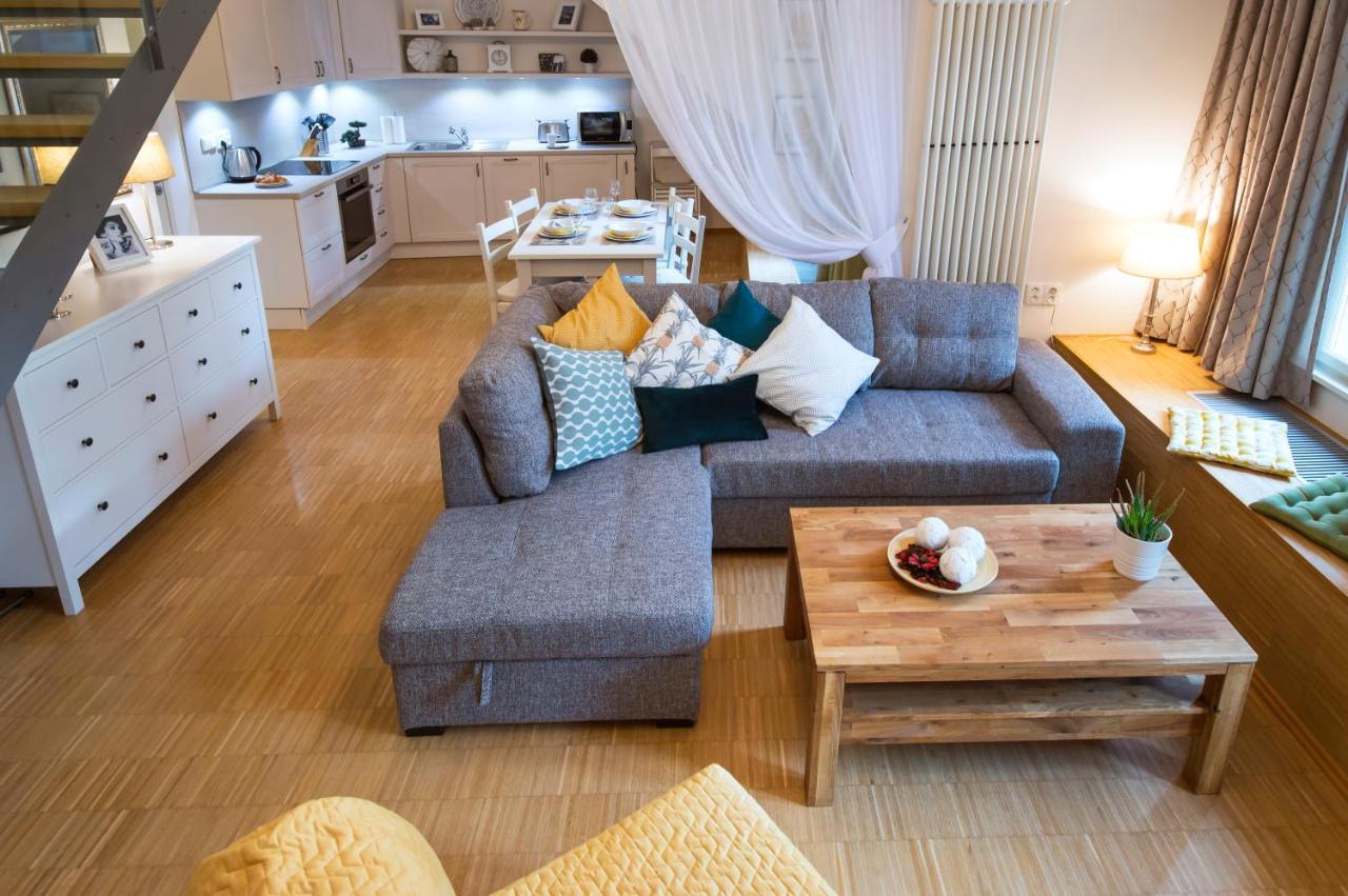 Modern Apartment Charvatova Prague Exterior photo