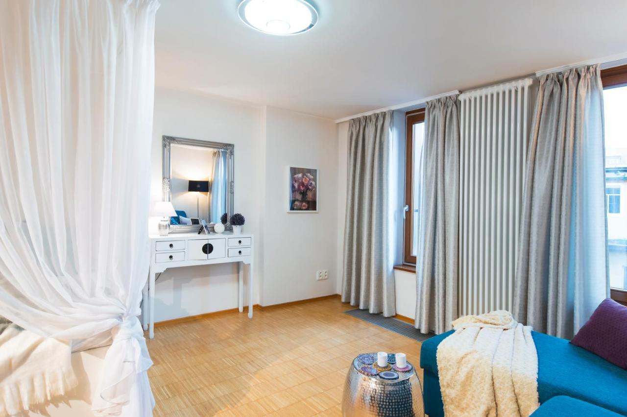 Modern Apartment Charvatova Prague Exterior photo