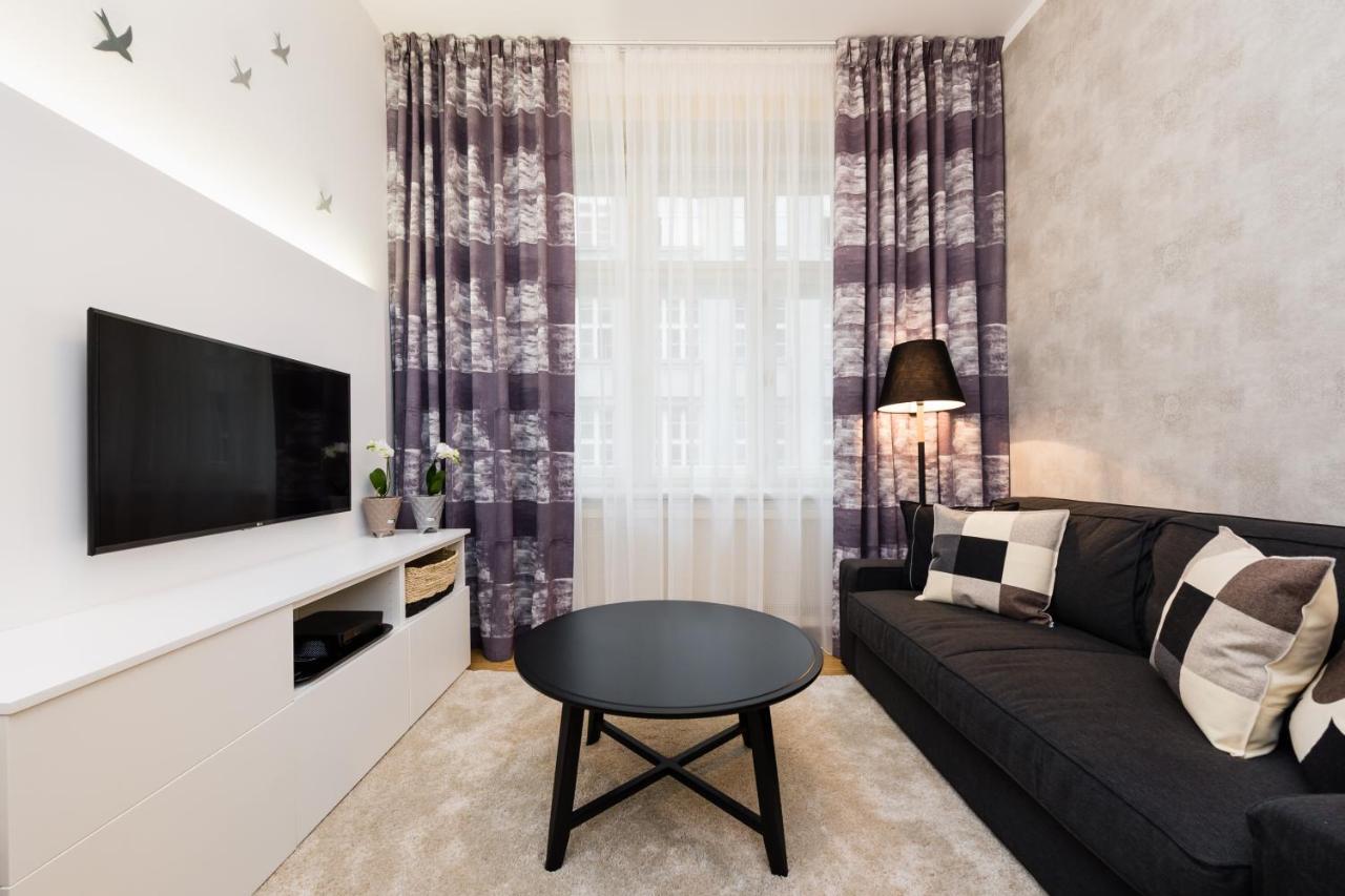 Modern Apartment Charvatova Prague Exterior photo